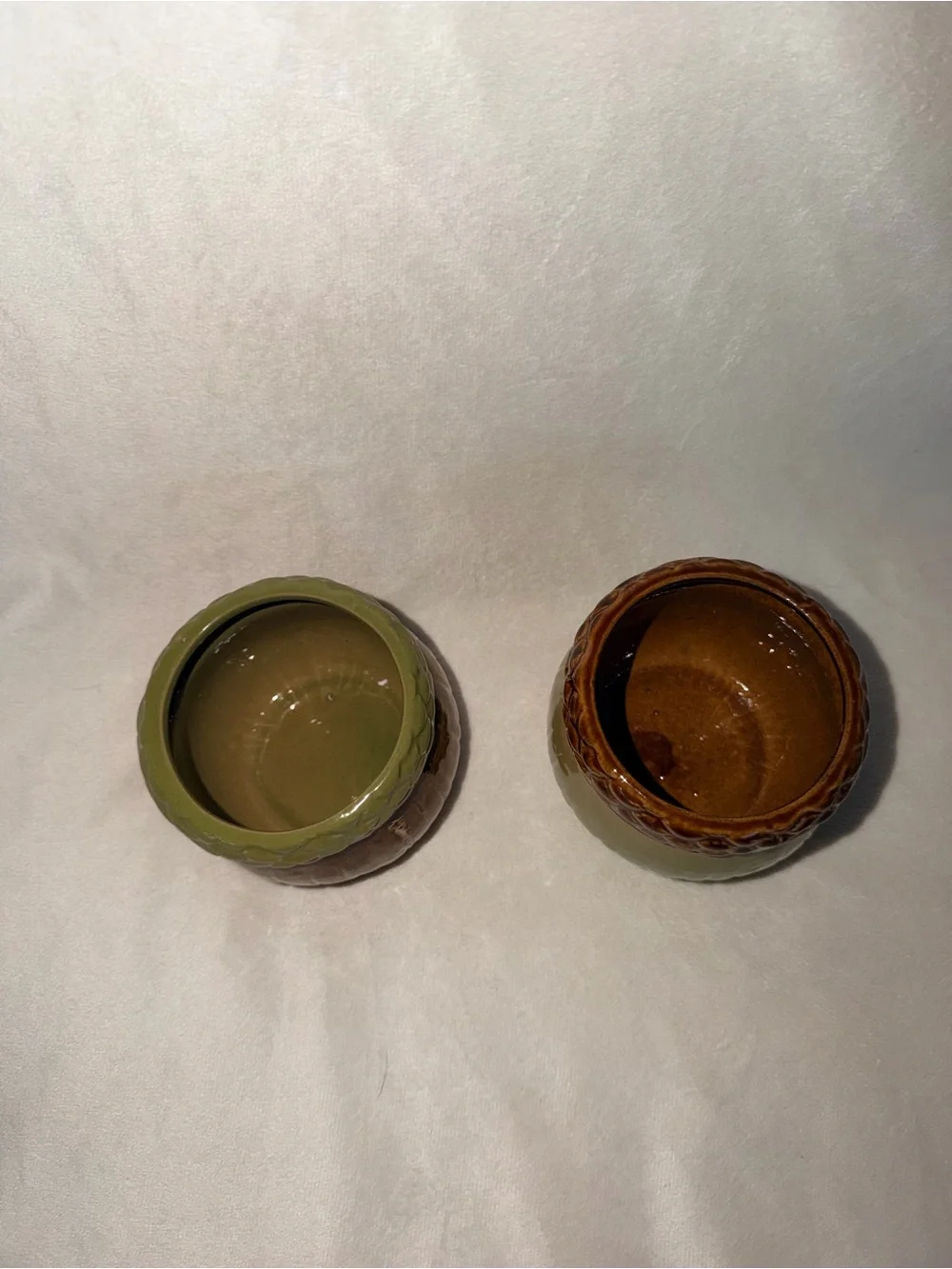 NWOT Set of Two Green and Brown Acorn Themed Ceramic Accent Planters